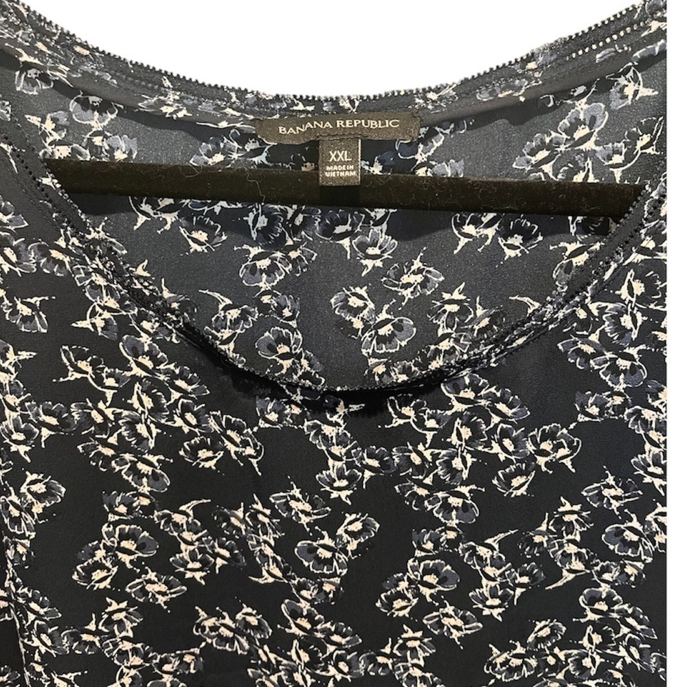 Banana Republic Floral Blouse - Picture 2 of 4